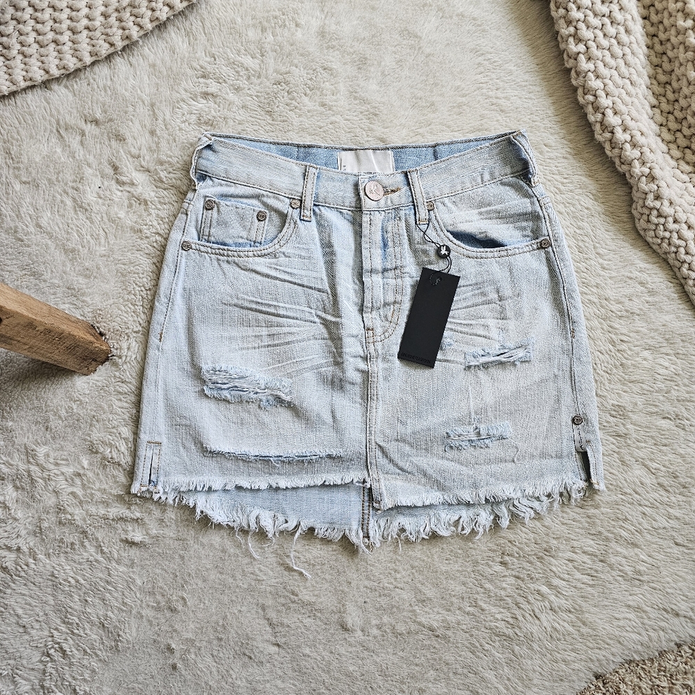 NWT One teaspoon 2020 mini denim skirt - Picture 3 of 9